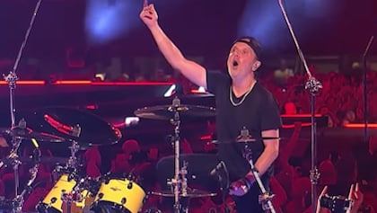 LARS ULRICH On METALLICA's Enduring Popularity: 'It's Crazy That This Is Still Happening'